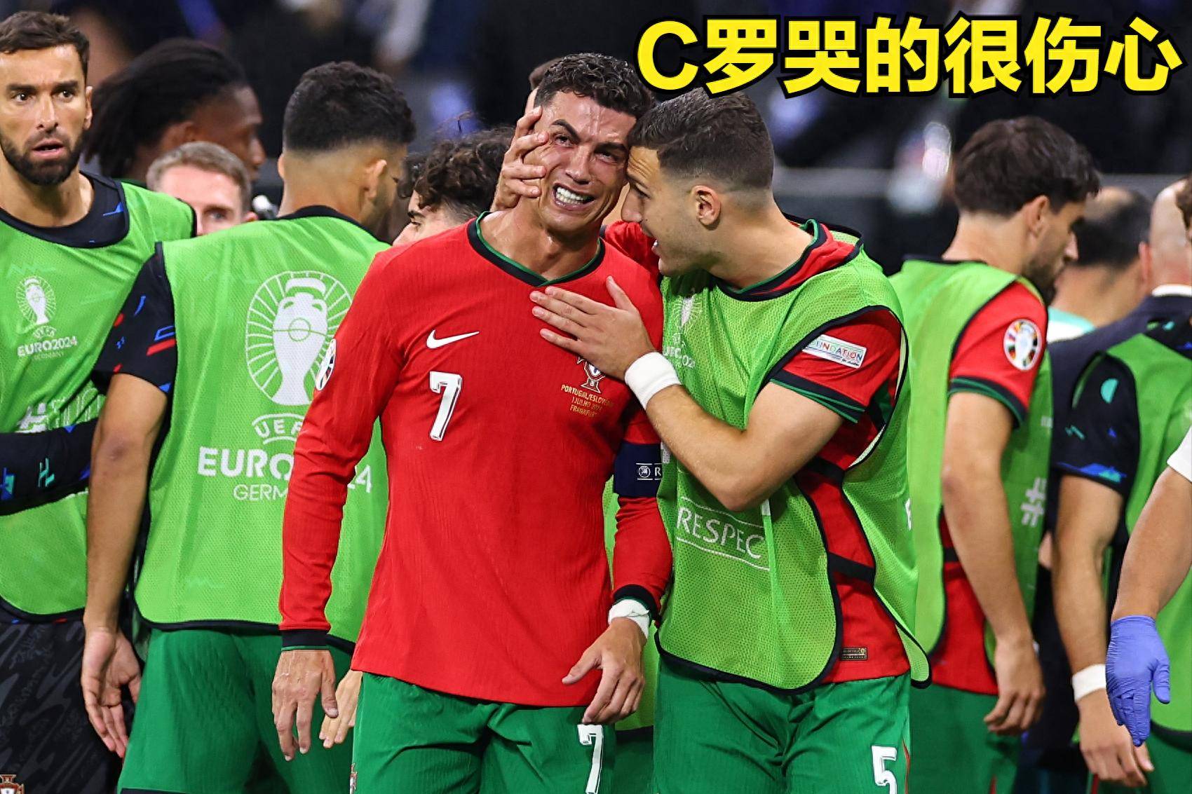 开云体育APP下载-欧洲杯惊险逆转取胜，粉丝狂欢不已